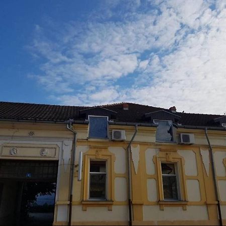 Hotel Viktorija Nova Kanjiža Exterior foto