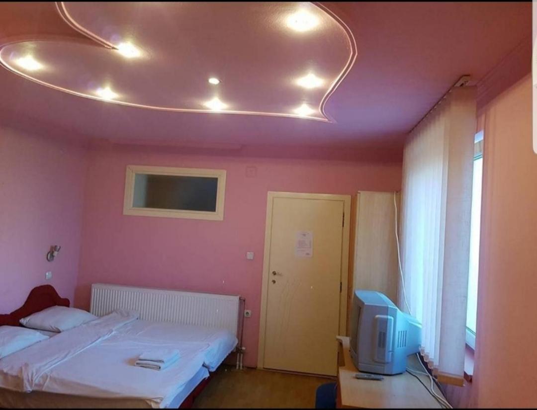 Hotel Viktorija Nova Kanjiža Exterior foto